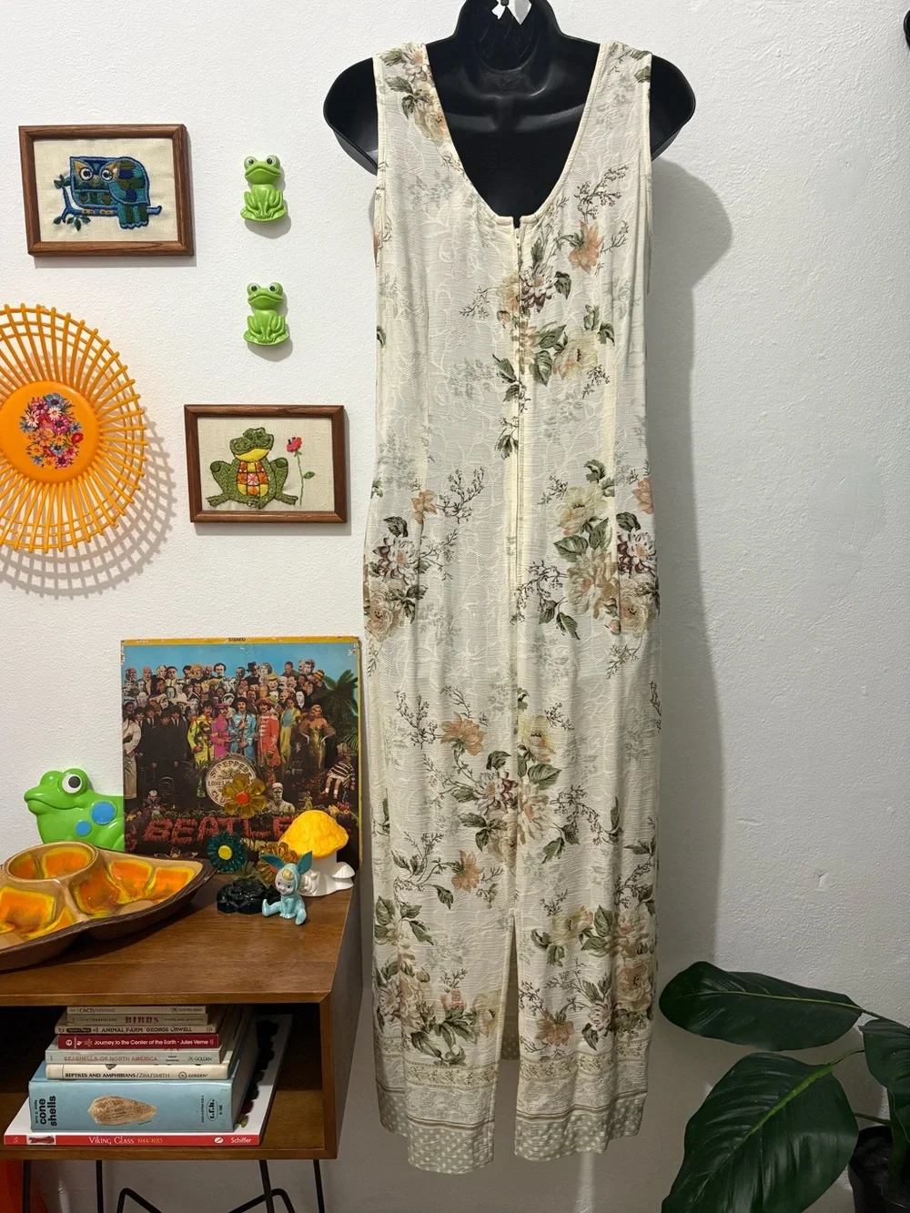 Women’s Vintage Floral Cream Sleeveless Lightweight Maxi Dress